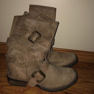 Size 7.5 taupe Steve Madden boots